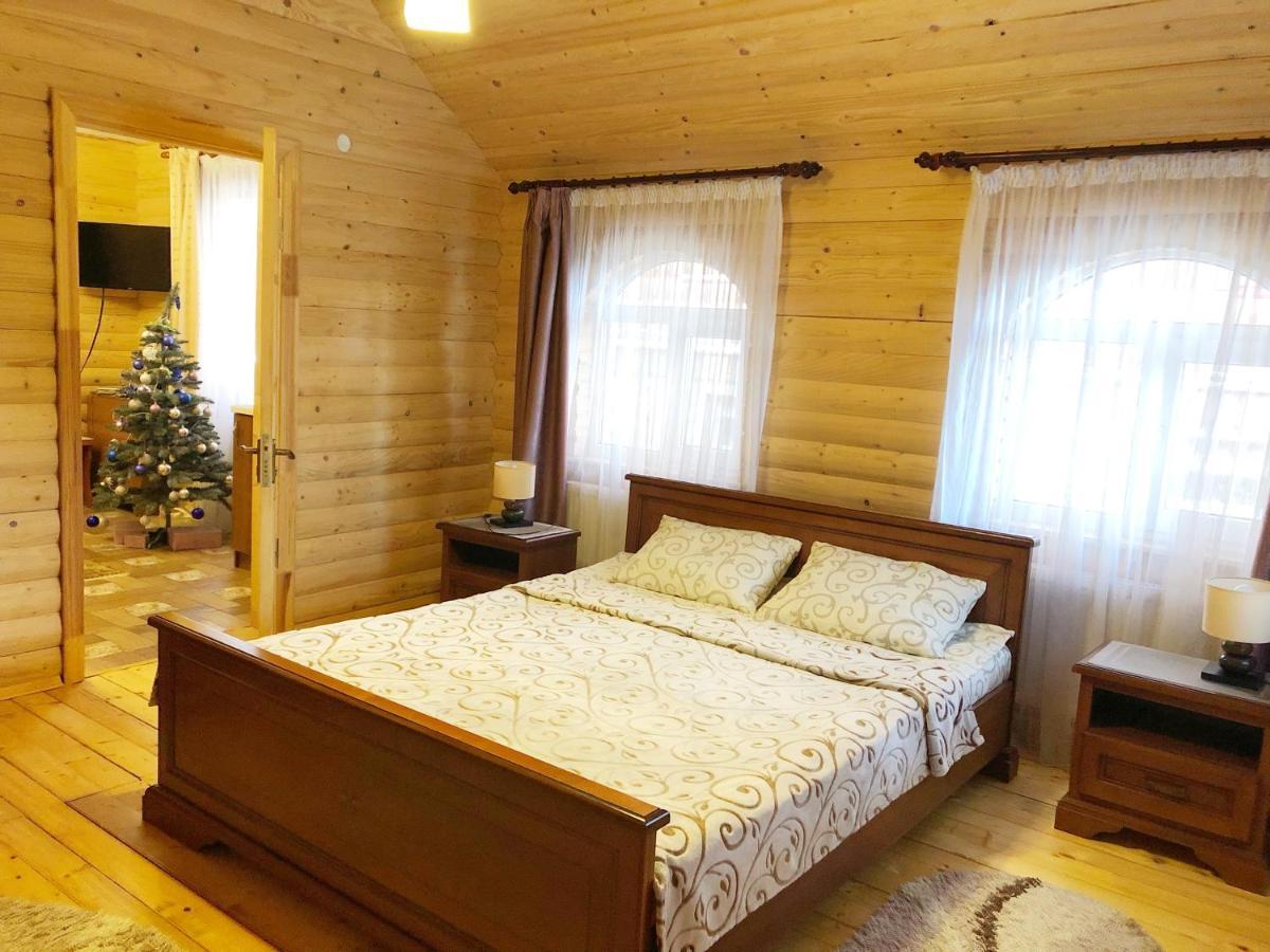 Hotel Karpatska Mria Jaremče Esterno foto