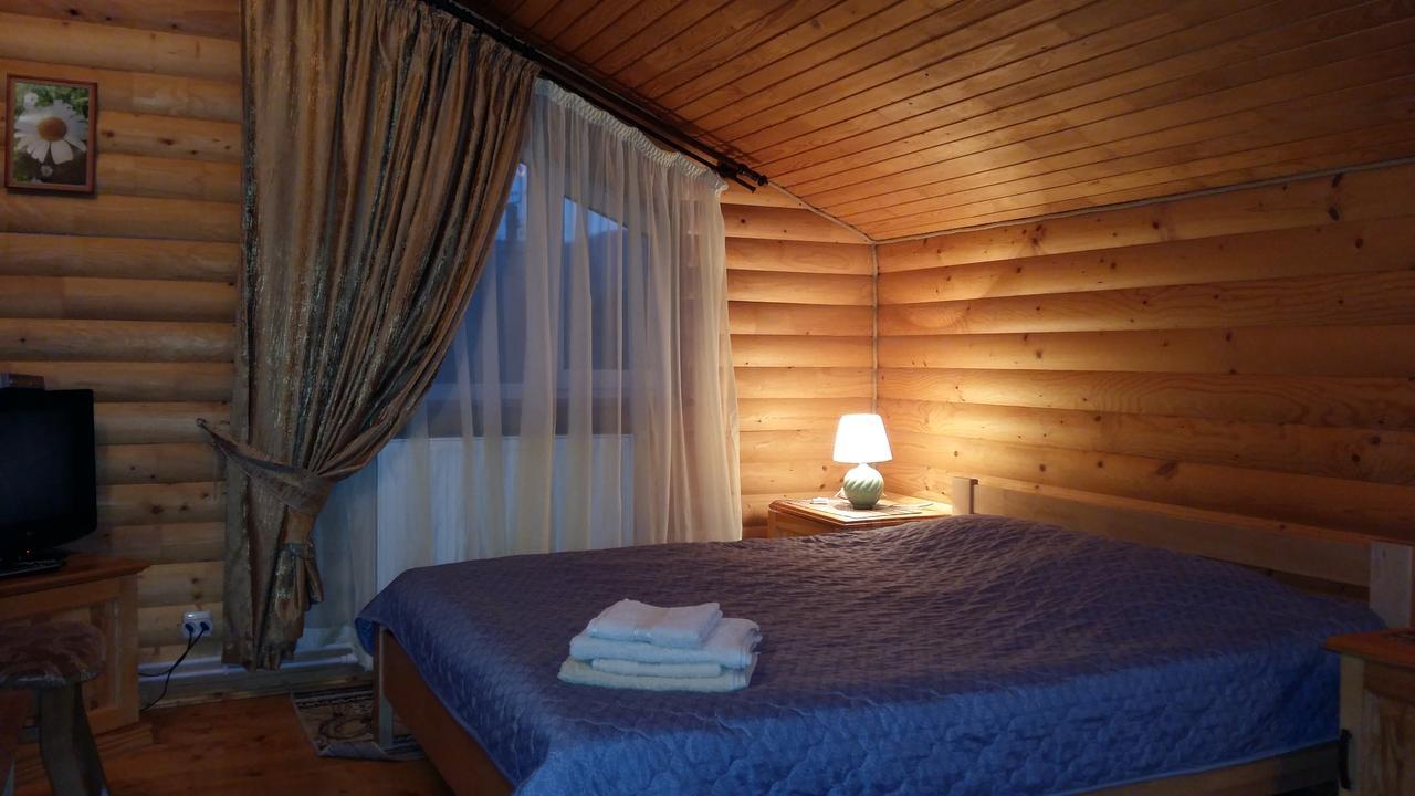 Hotel Karpatska Mria Jaremče Esterno foto