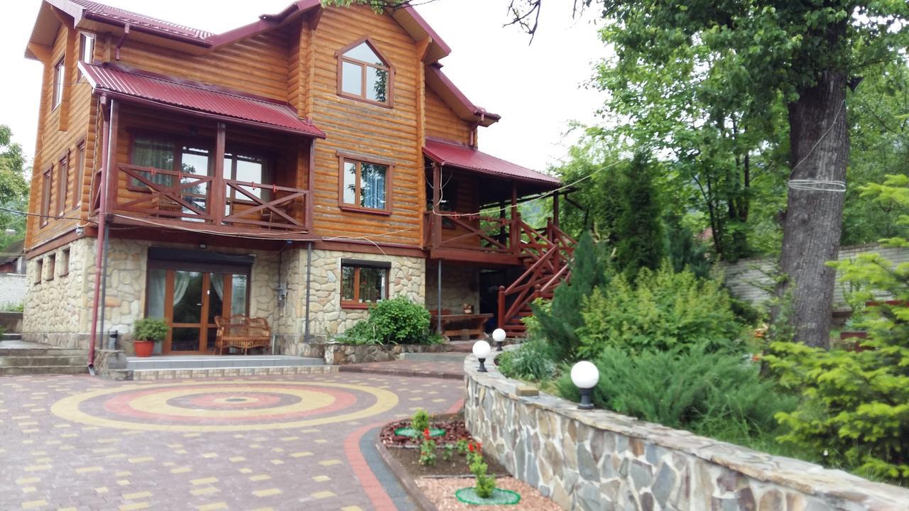 Hotel Karpatska Mria Jaremče Esterno foto