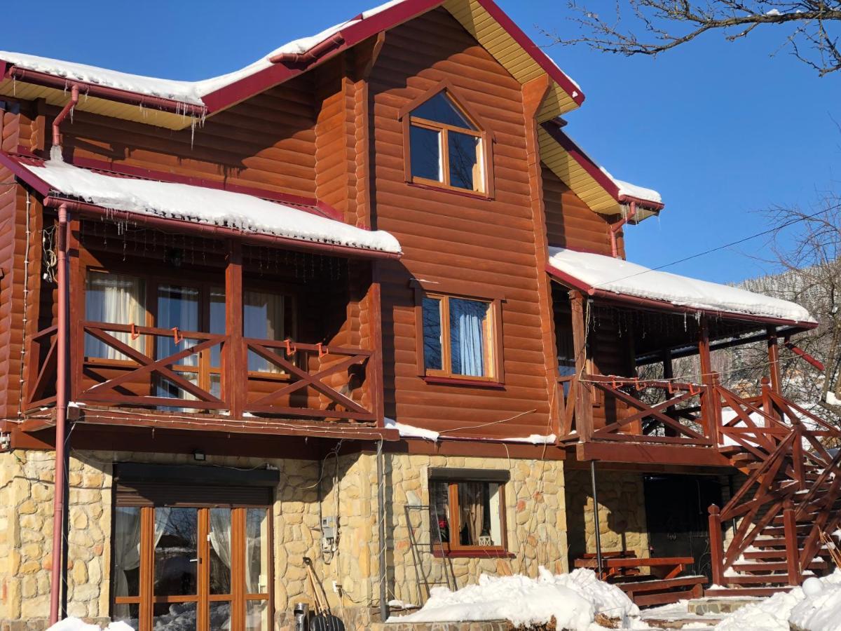 Hotel Karpatska Mria Jaremče Esterno foto